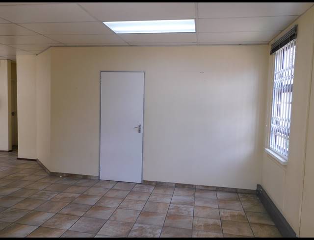 125M² OFFICE TO LET IN RANDPARK RIDGE